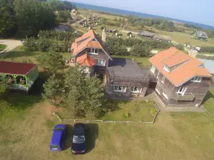 Viesu Nams un Kempings Papes Čakstes