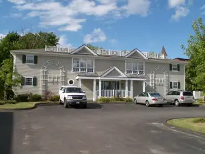 The Central Downtown Inn Suites