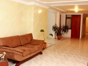 Hotel Hangas Mayo