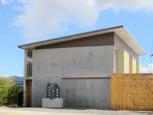 Cedar Cats Short Stay Apartments - Adults Only