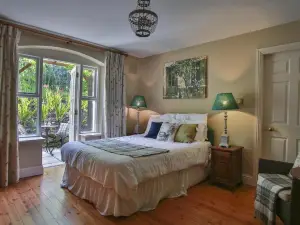 Raheen House Hotel