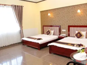 Khách sạn Trần Vinh