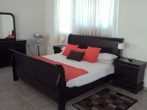 Daisy Executive Lodge