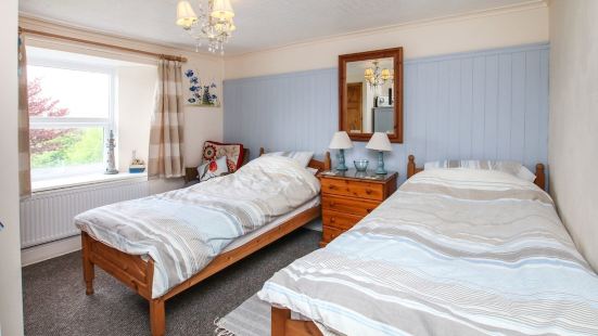 The Royal Inn Reviews Food Drinks In Cornwall Par Trip Com