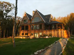 Cottage on the Shore - Four Bedroom Home