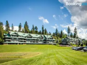 Mountain Lake Getaway (B101)