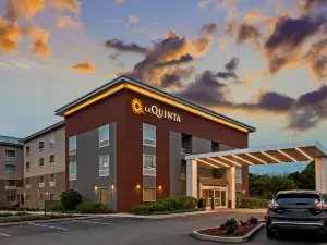 La Quinta Inn & Suites by Wyndham San Francisco Airport N