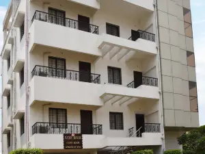 Treebo Ivory House