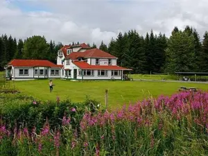 Gustavus Inn at Glacier Bay