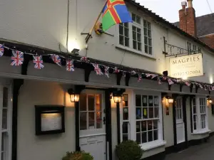 Magpies Restaurant with Rooms