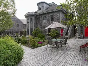 The Cooper's Inn