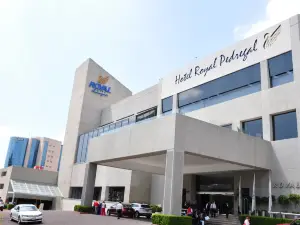 Royal Pedregal