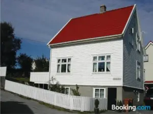 4 Bedroom Stunning Home in Skudeneshavn