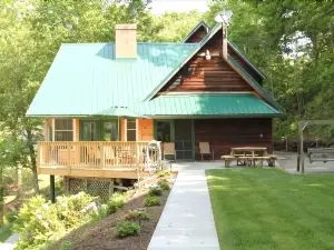 Dock Holiday 3 Bedroom Cabin