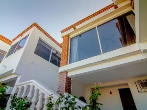 Caracol Peninsula 320 - 3 Br Apts