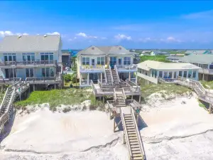 Beachy Keen 5 Br Home by RedAwning