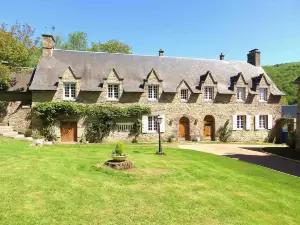 Le Manoir de Placy - Bed and Breakfast