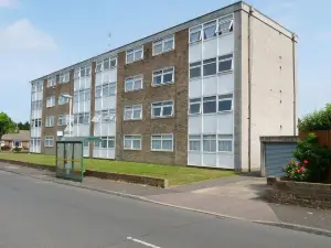 2-Bed Flat with Superfast Wi-fi DW Lettings 9WW
