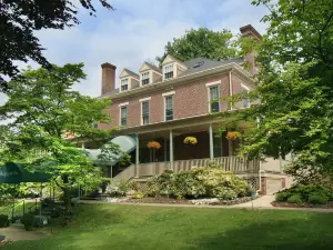 The Lafayette Inn