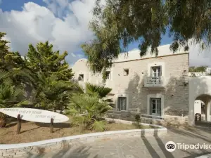 伊奧斯伊亞羅斯酒店