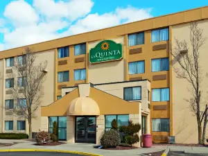 La Quinta Inn & Suites by Wyndham Warwick Providence Airport