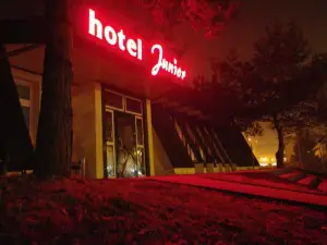 Hotel Junior