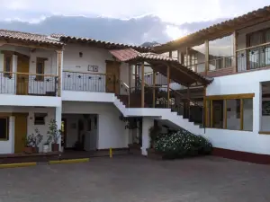 Hotel Cacique Real