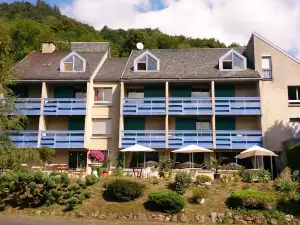 Le Castel du Cantal Groupe Village Fani