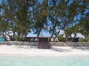 Hollywood Beach Suites Turks and Caicos