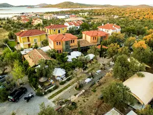 Cunda Battalos Kucuk Hotel