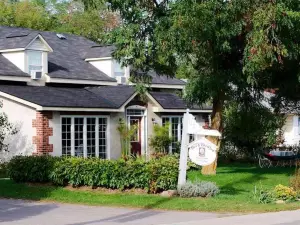 Hastings House Bed & Breakfast