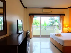 Baan Suanphet Resort