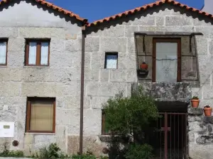 4 Bedrooms House with Furnished Terrace and Wifi at Nogueira