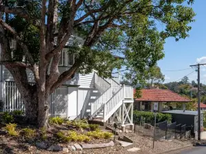 Central Cottage