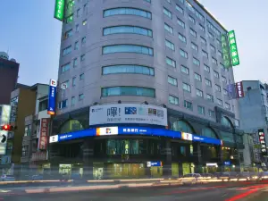 Cambridge Tainan Hotel