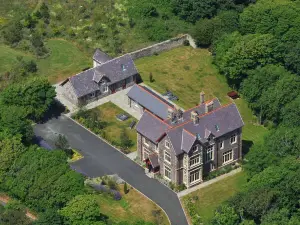 Penrhiw Priory