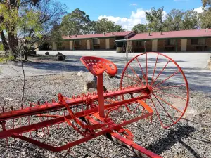 Murray Gardens Country Cottages & Motel