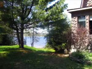 Coves End Surry - Three Bedroom Home with Hot Tub