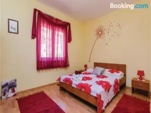 4 Bedroom Lovely Home in Lovorno