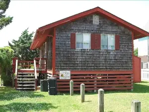 Quiet Retreat Located Near Springer's Point Nature Preserve. 1 Bedroom Cottage