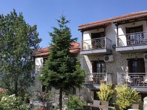 Dolopia Hotel