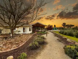 Olive Ranch by AvantStay Enjoy Sunsets over the Valley 4.5 Acre Ranch Home