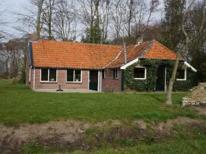 Vintage Holiday House in Donkerbroek With Private Garden