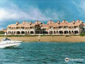 勞依茲海灘俱樂部酒店