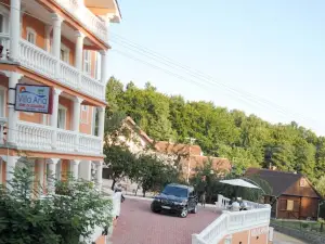 Villa Ana