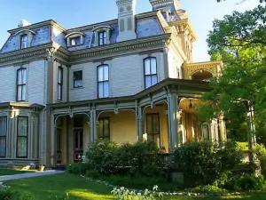 Garth Woodside Mansion Bed and Breakfast