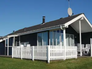 Nice Home in Ebeltoft with 3 Bedrooms, Sauna and Wifi
