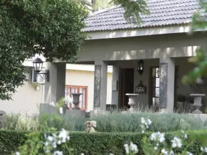Farmhouse Lodge