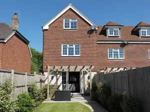 Westhampnett House , Chichester 492113