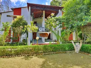 Kanha Meadows Resort